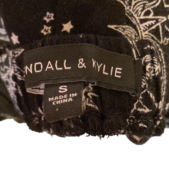 Kendall & Kylie off the shoulder black & white crop top. Celestial print. - Picture 3 of 6